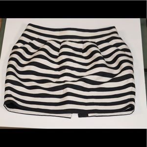 Striped Skirt with Pockets! Banana Republic Sz: 6P